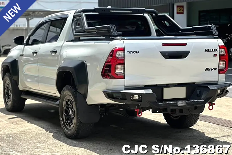 Toyota Hilux in White for Sale Image 1