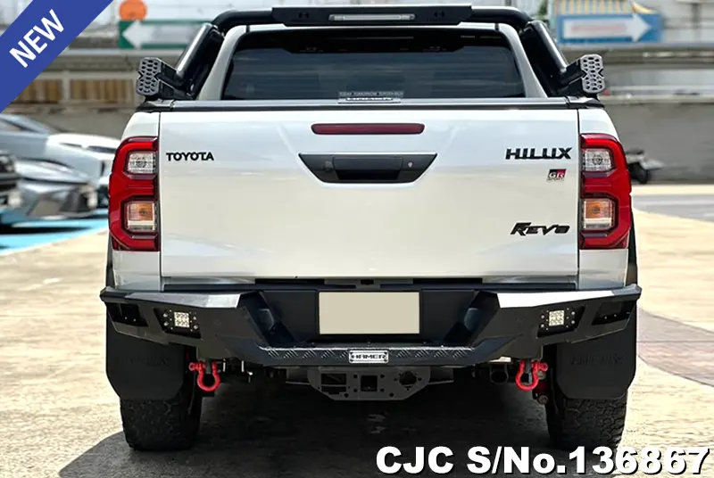 Toyota Hilux in White for Sale Image 5