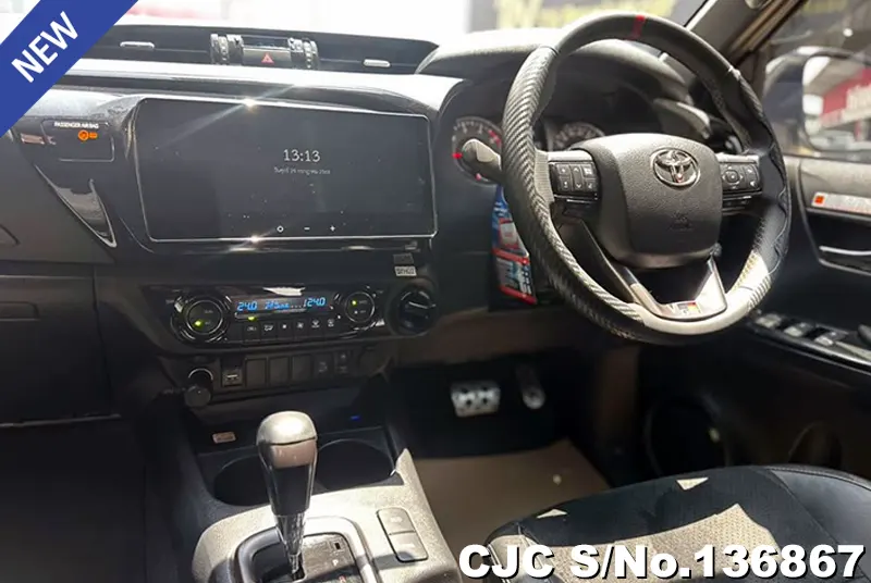 Toyota Hilux in White for Sale Image 8