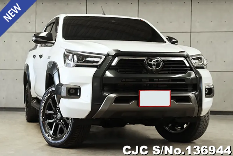 Toyota Hilux in White for Sale Image 0
