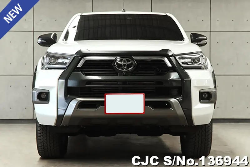 Toyota Hilux in White for Sale Image 2