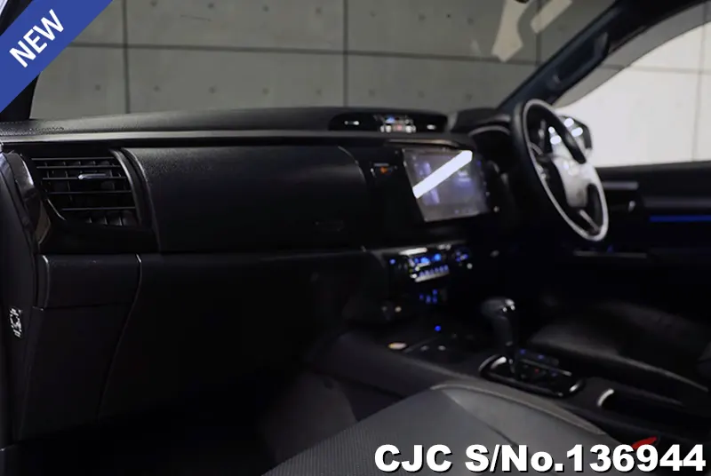 Toyota Hilux in White for Sale Image 7