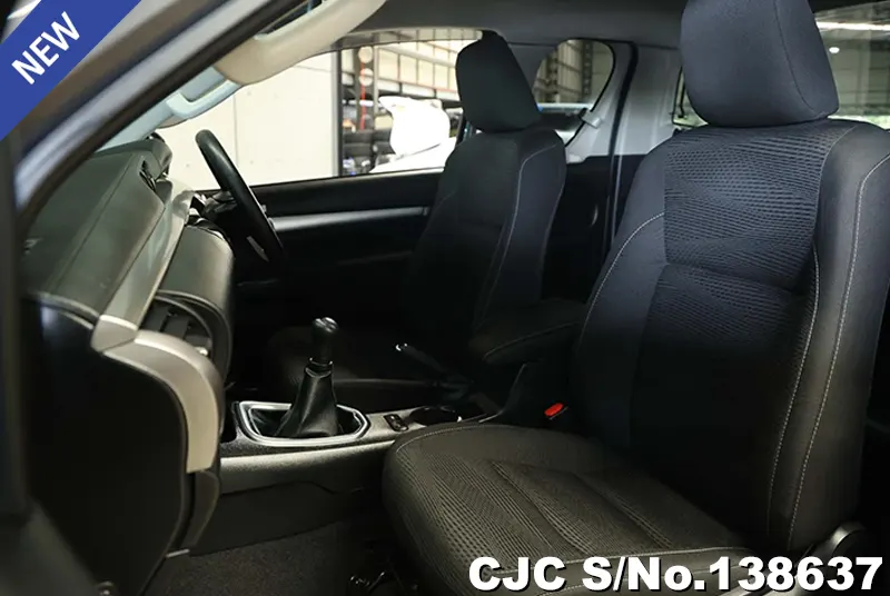 Toyota Hilux in Gray for Sale Image 8