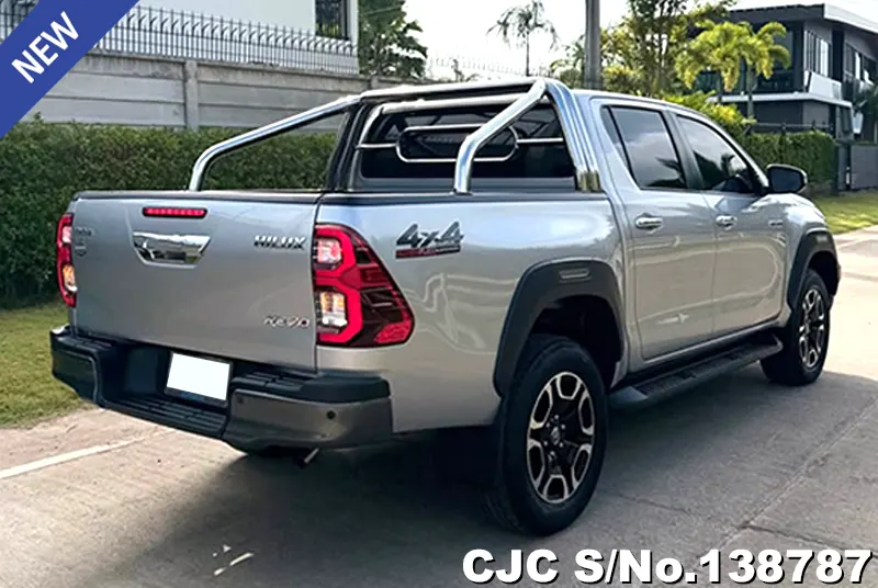 Toyota Hilux in Gray for Sale Image 2