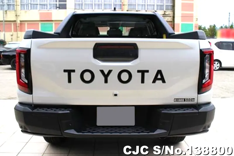 Toyota Hilux in White for Sale Image 5