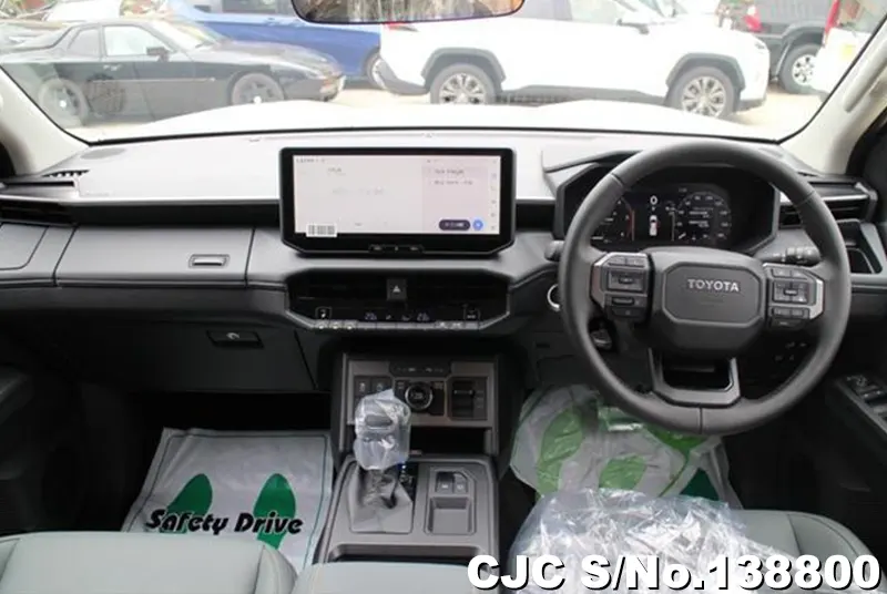 Toyota Hilux in White for Sale Image 9