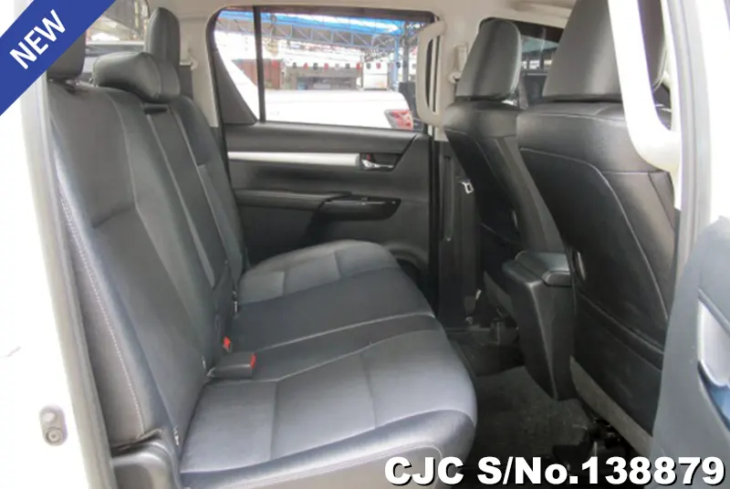Toyota Hilux in White for Sale Image 9