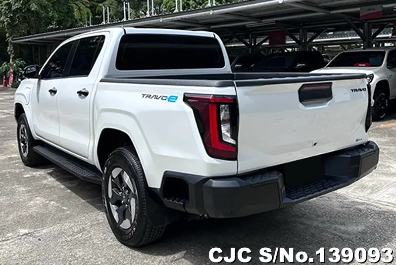Toyota Hilux in White for Sale Image 1