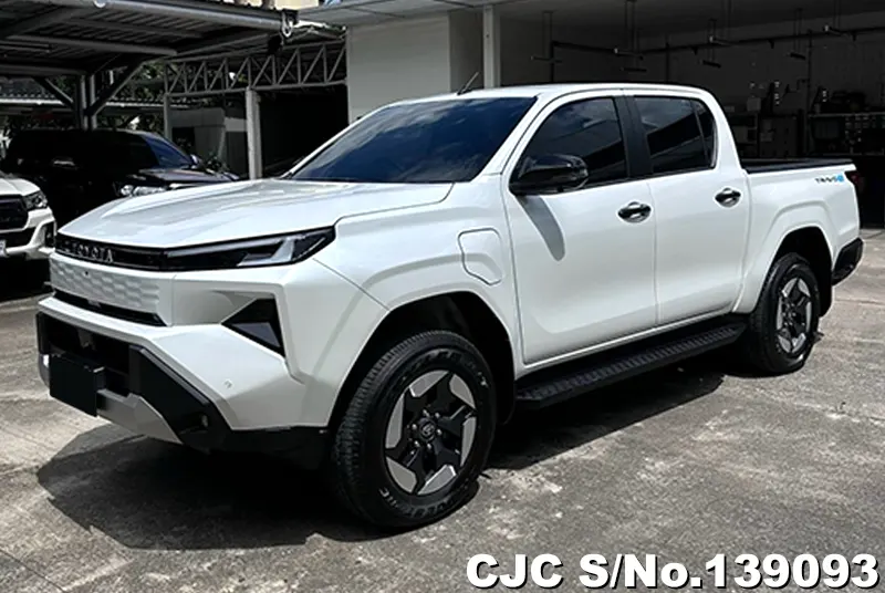 Toyota Hilux in White for Sale Image 3